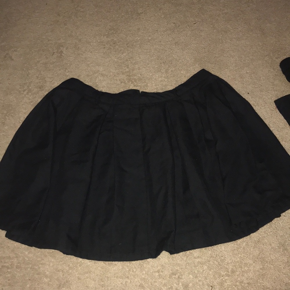 black mini skirt from hot topic